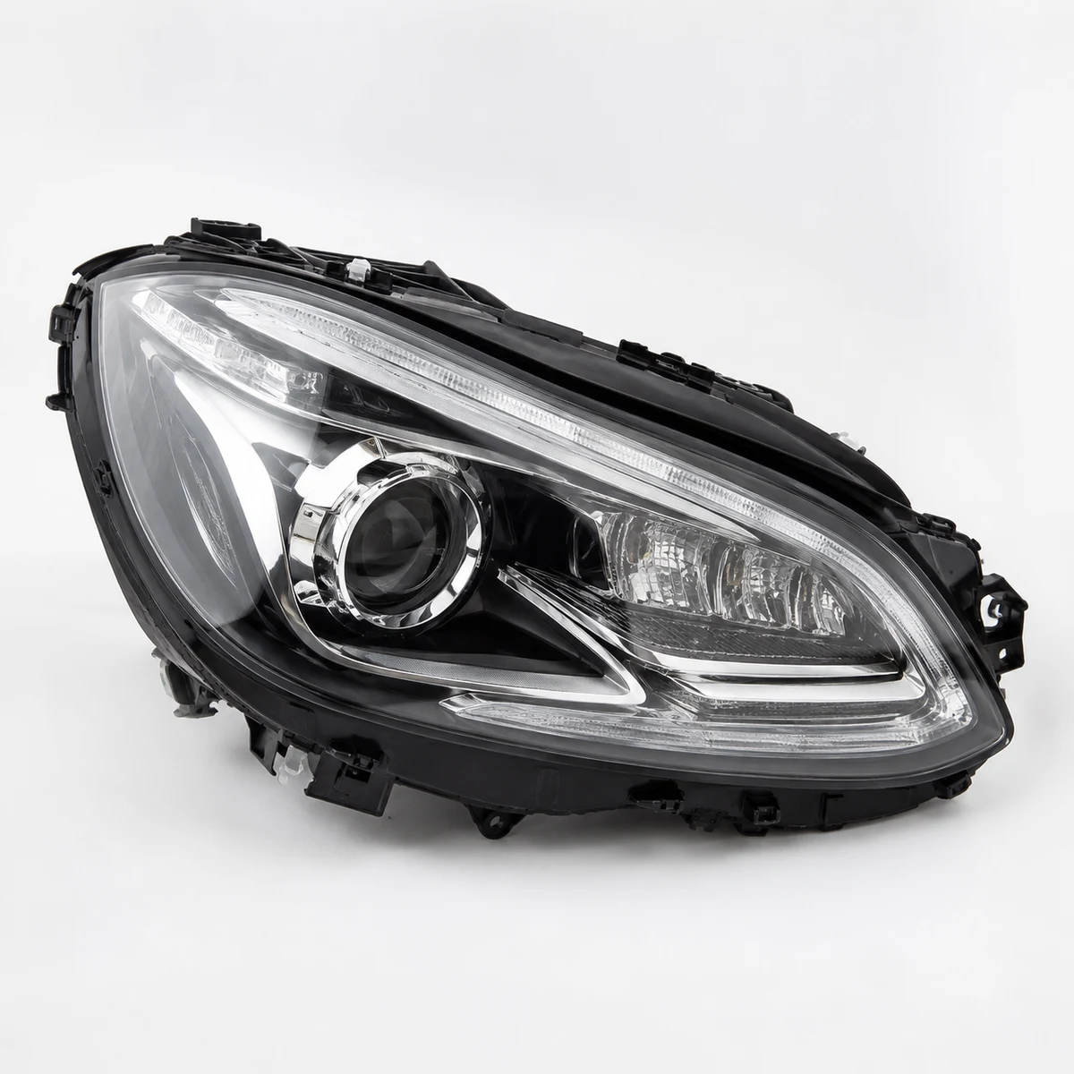 Фото запчастини Фара Mercedes W212 рестайлінг права
